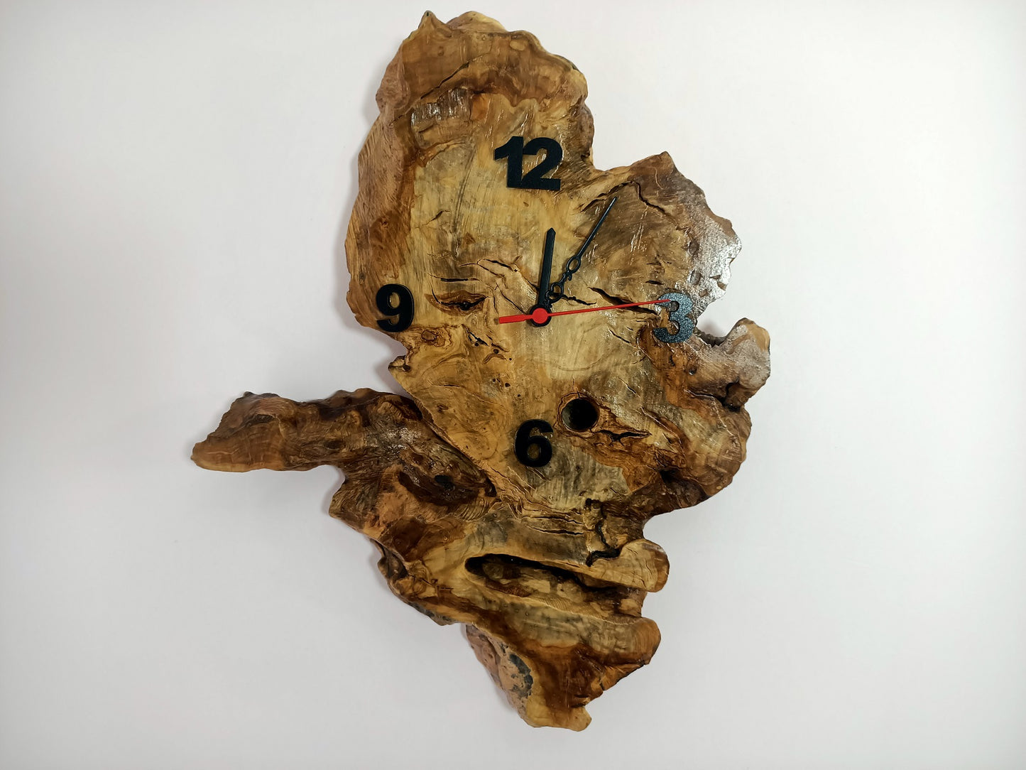 rustic Furniture; Wall clock; wood clock; wooden clock; farmhouse Decoration; reclaimed wood Decoration; live edge Wall clock; rustic Wall clock; modern Wall clock; handmade clock; unique Wall clock;